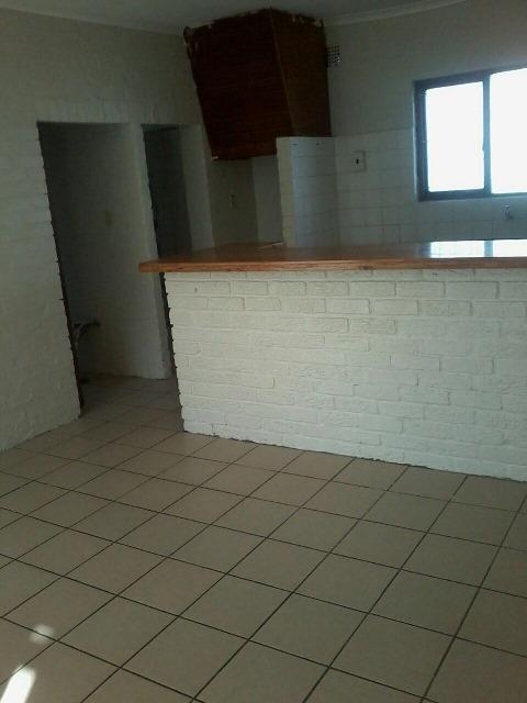 To Let 2 Bedroom Property for Rent in Goodwood Central Western Cape